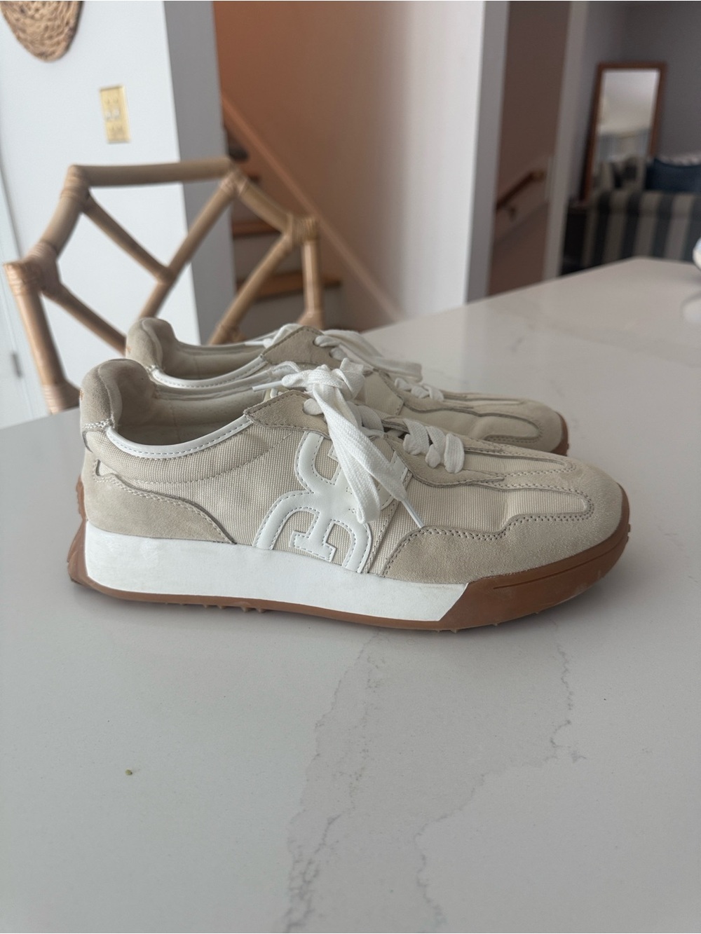 Sam Edelman Beige & White Platform Sneakers Lace Up Women’s Size 9